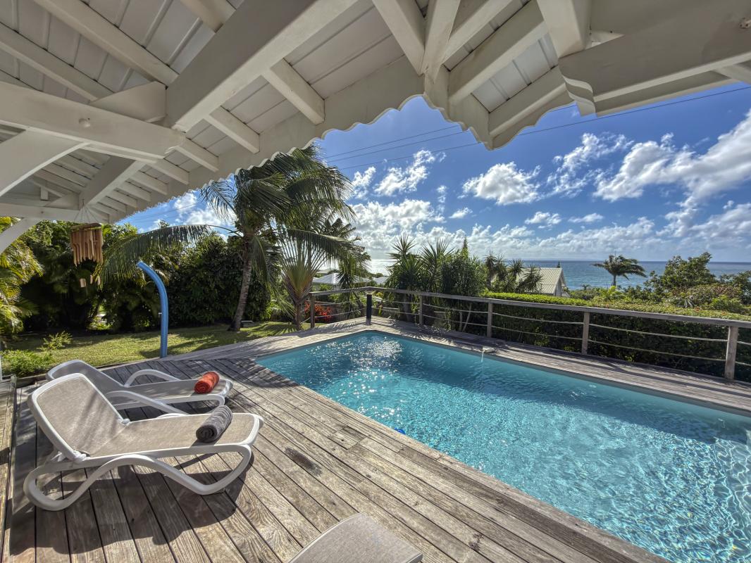 4.Location Villa piscine vue mer Sainte Anne Guadeloupe_Piscine vue mer